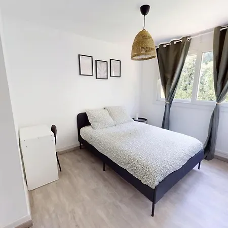 Verdun 4 Bedrooms Panoramic View Parking Apartment